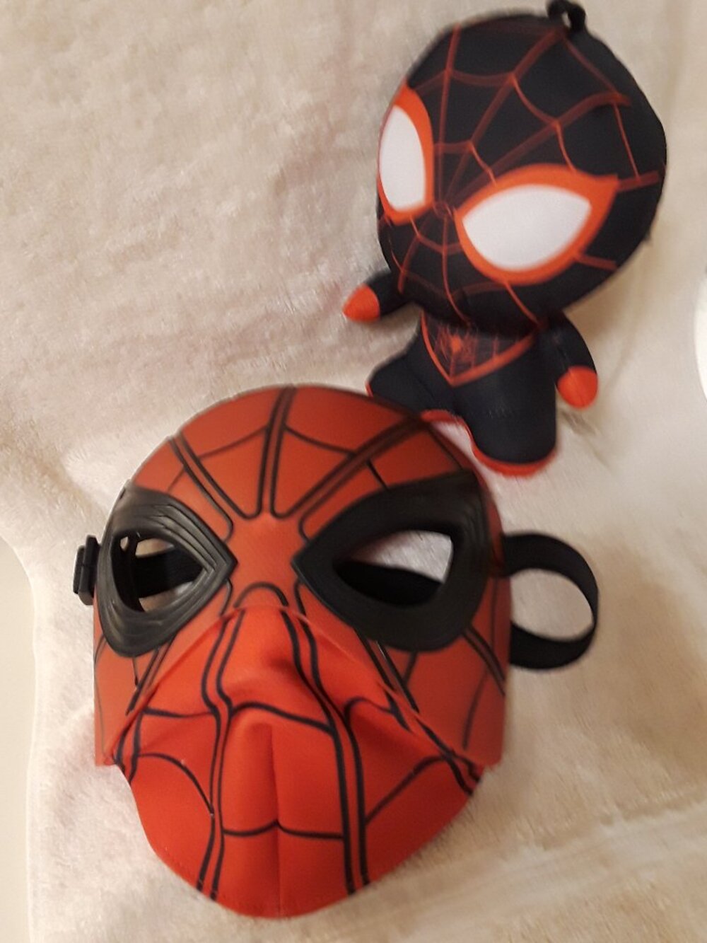Marvel Spider-Man 2-Pc Bundle: Red & Black Mask & 6" Plush Stuffed Toy 🕷️🔴🖤